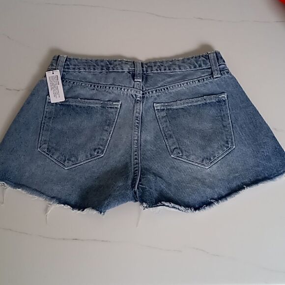 High-rise Arizona jean shorts size 3 new with tags - Picture 2 of 5